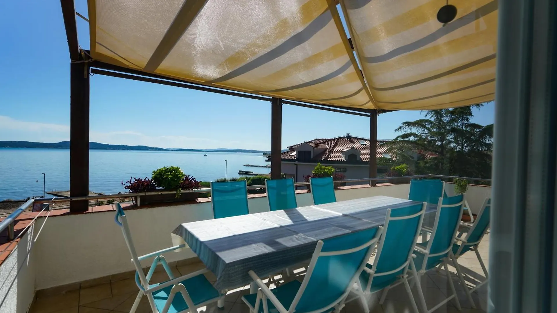 Big Apartment With Sea View Ero Sukošan 3*,  كرواتيا