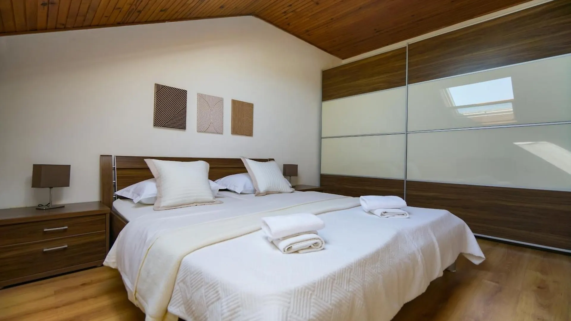 Big Apartment With Sea View Ero Sukošan