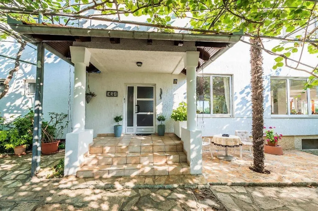 بيت ضيافة Big Apartment With Sea View Ero Sukošan